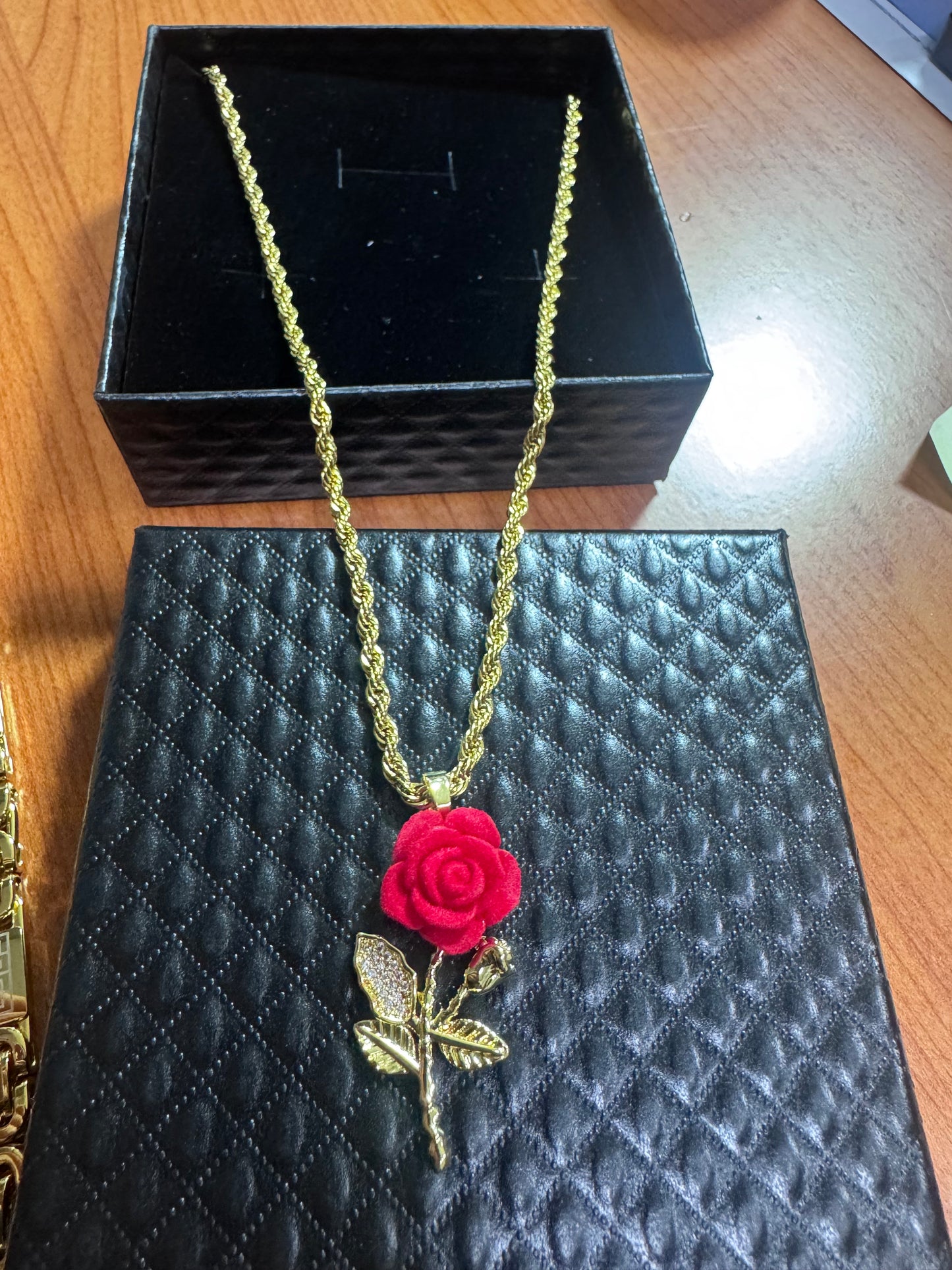 Collana acciaio oro con Rosa *434