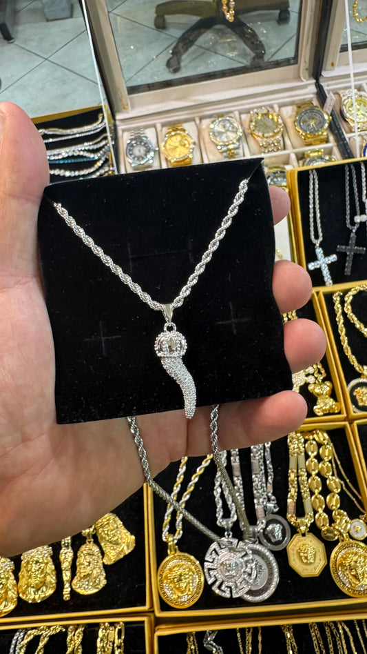 Collanina con ciondolo *21