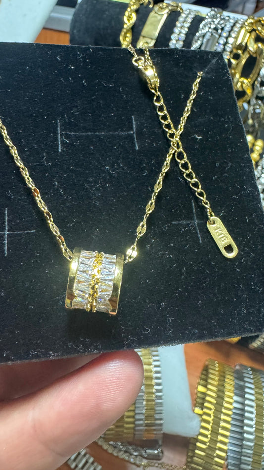 Collanina con ciondolo *44