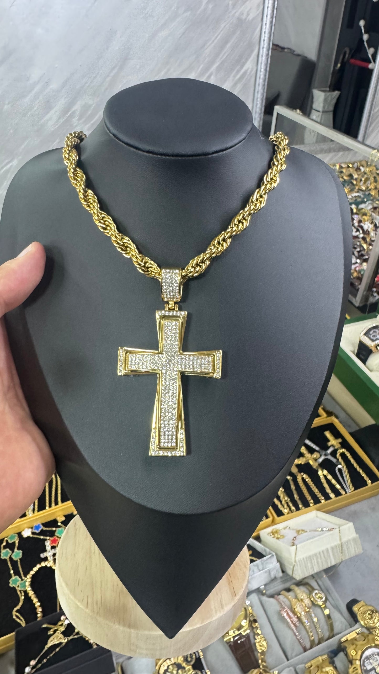 Collana lunga 70cm con croce *337