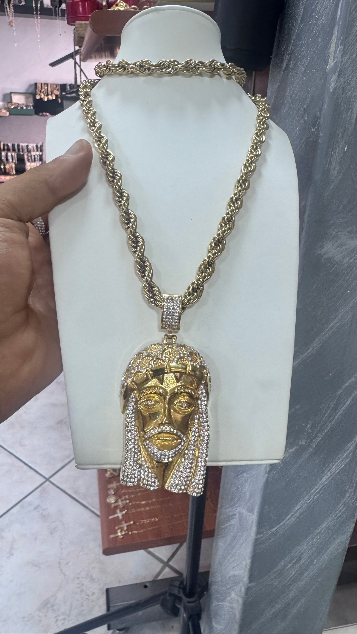 Collana lunga con Gesù big acciaio oro *22557