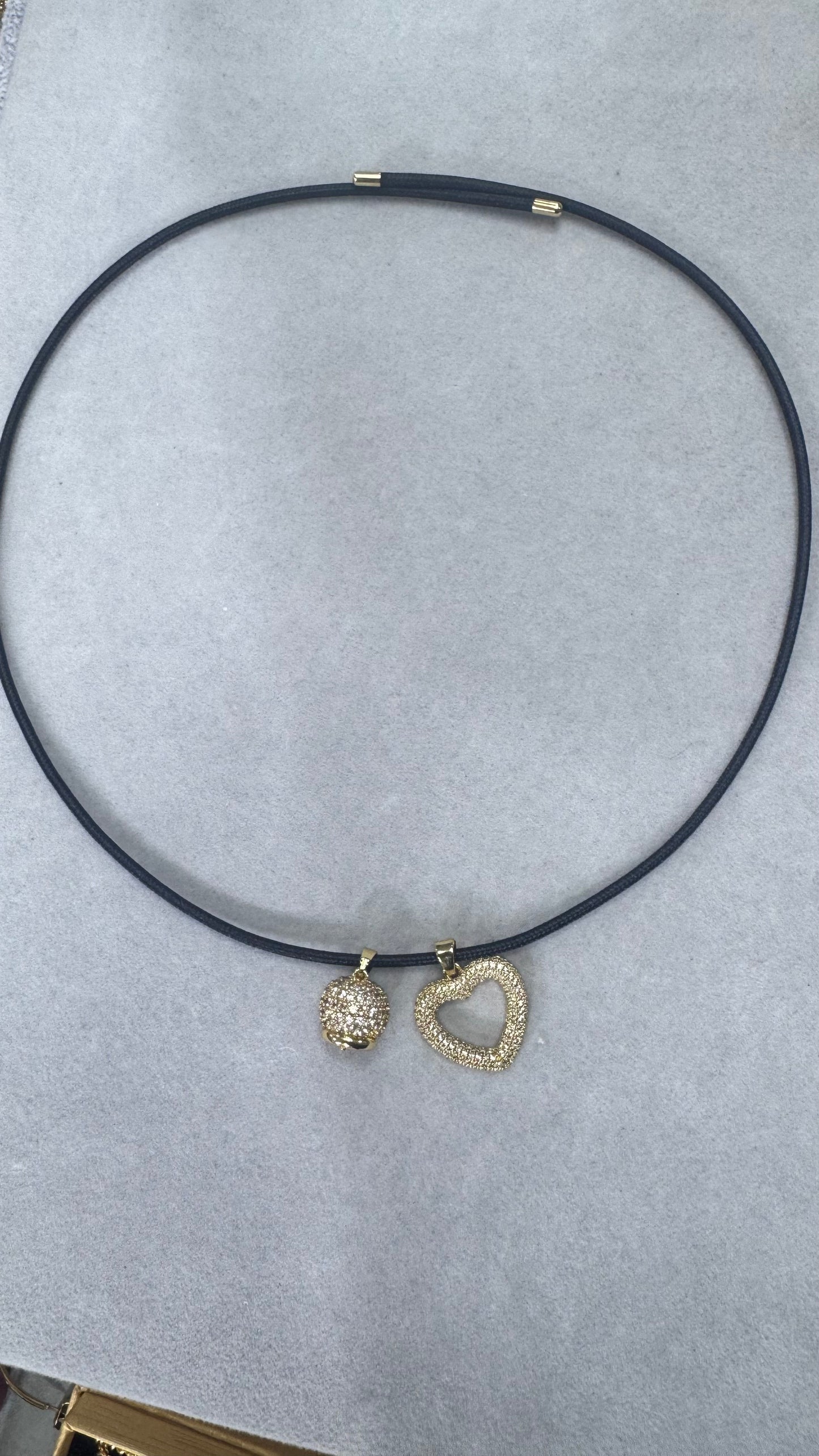 Collana magnetic più 2 charm *299