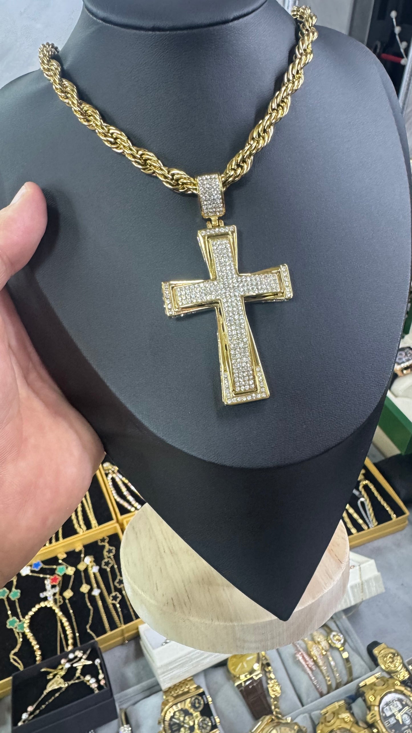 Collana lunga 70cm con croce *337