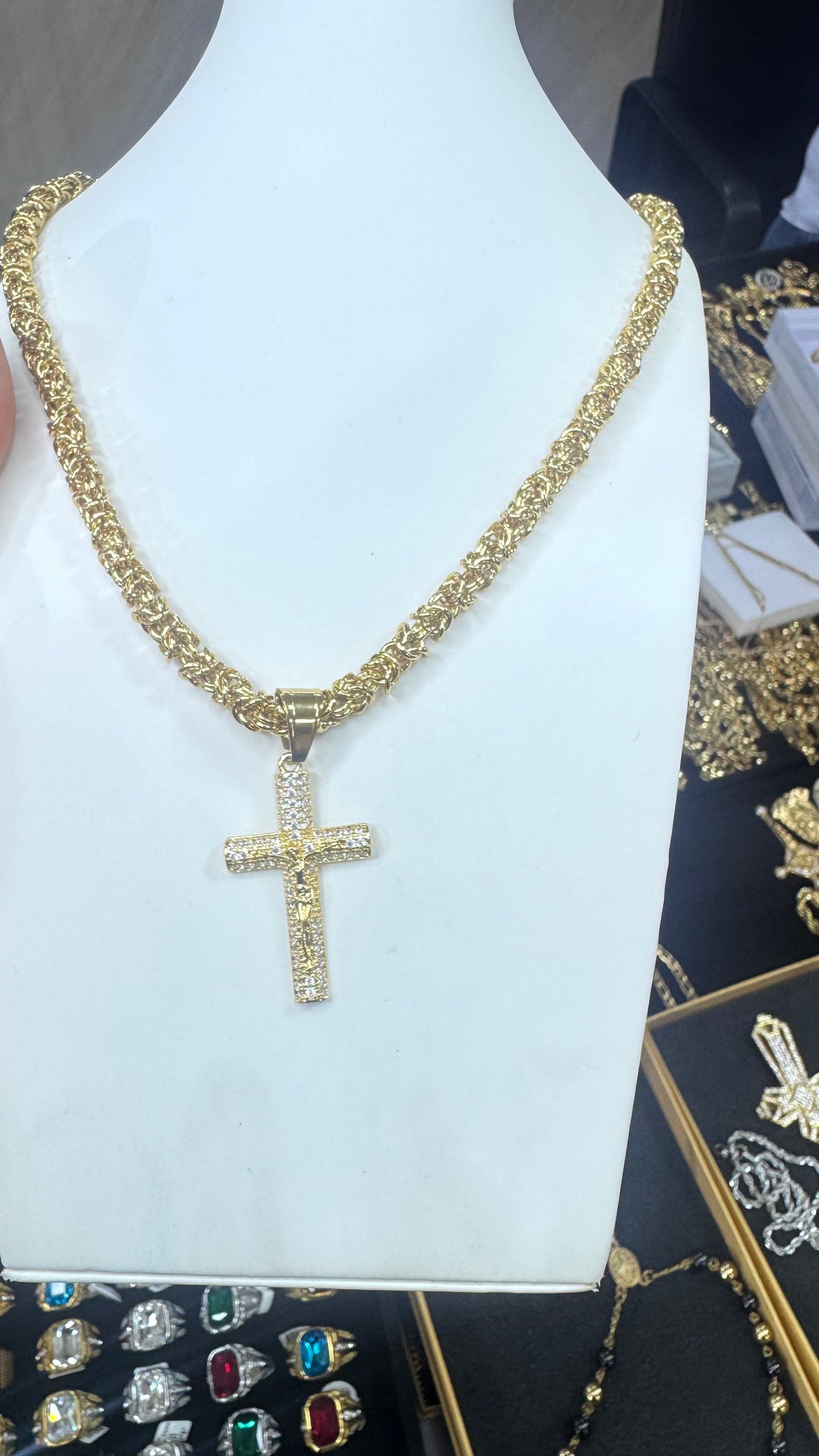 Collana Red con croce Rio Media acciaio oro *380