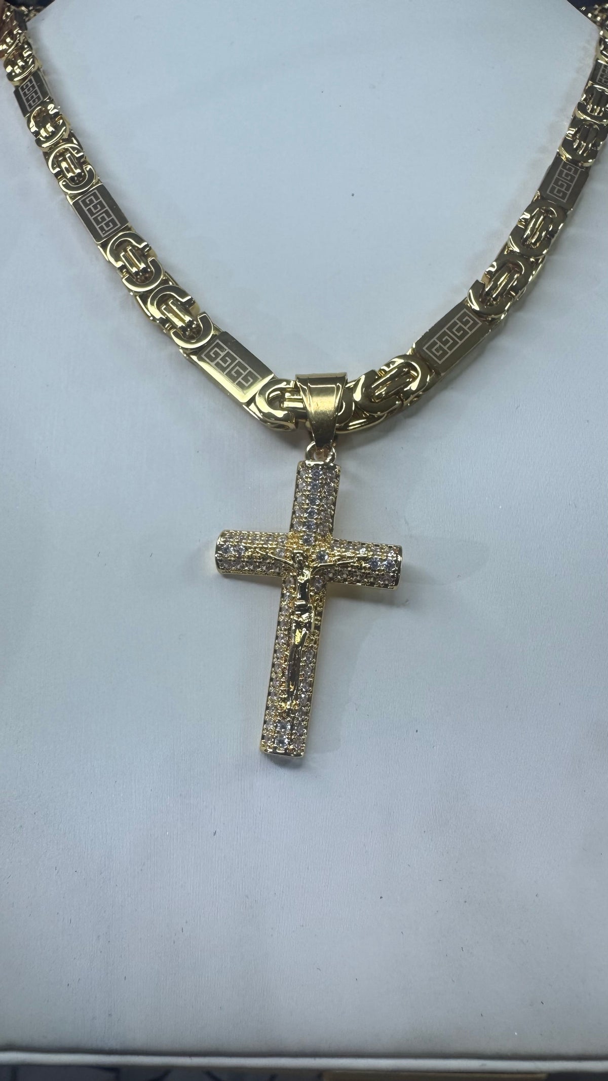 Collana piastra con croce Rio Media acciaio oro *381