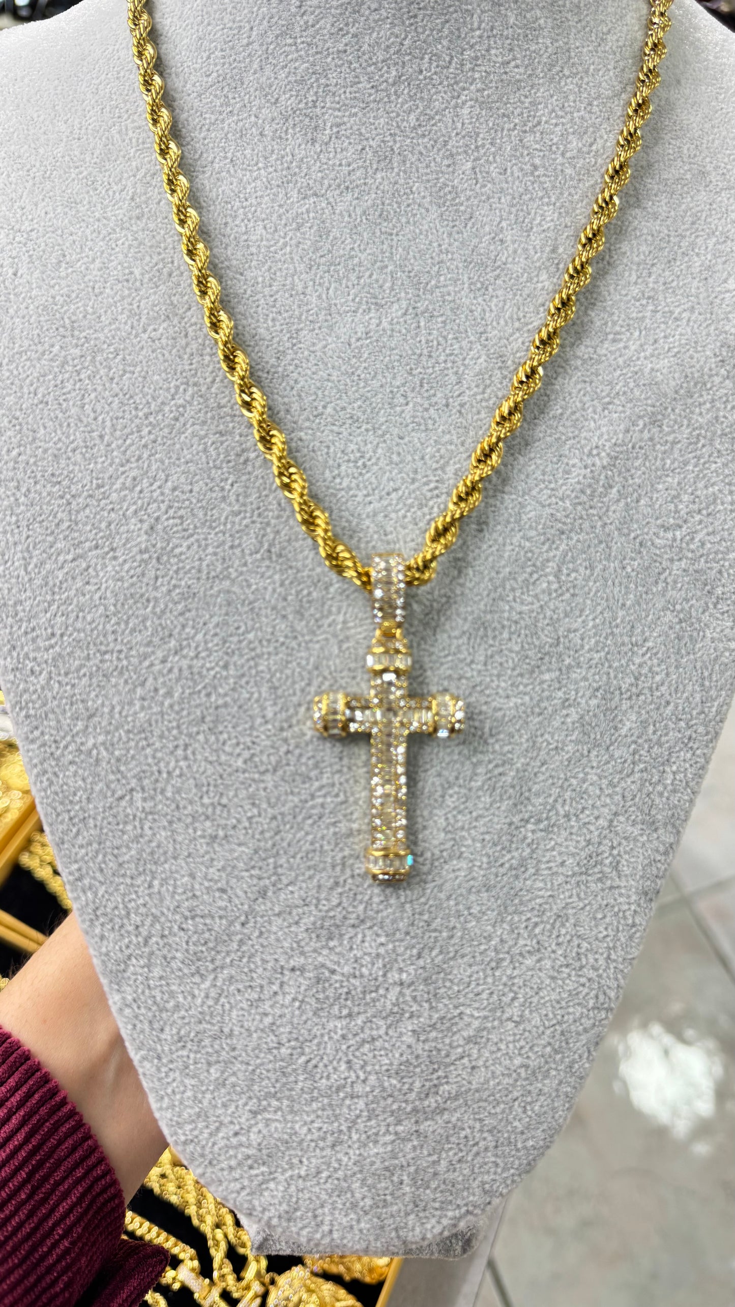 Collana corda con croce zirconata *708