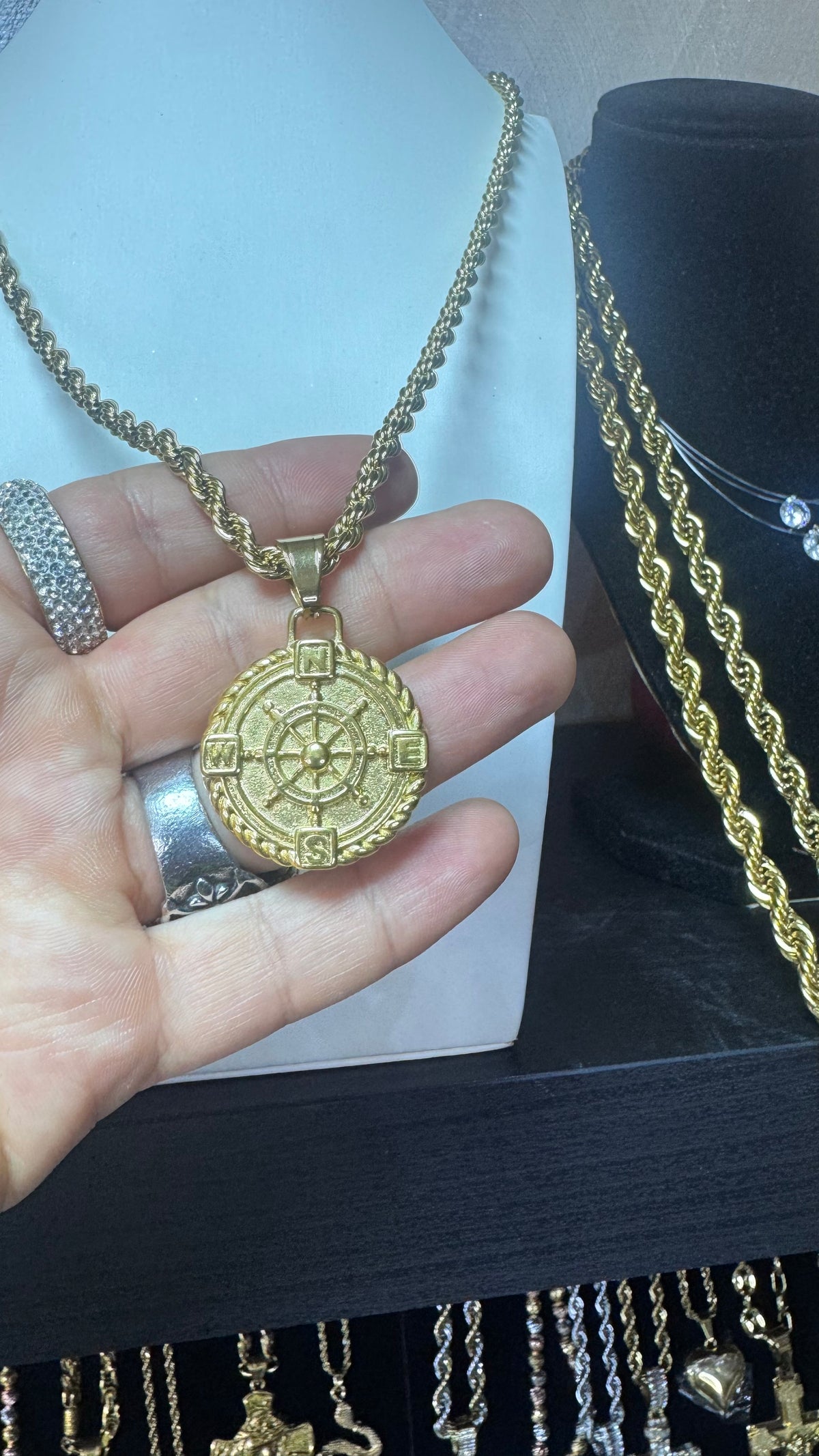 Collana con La Rosa dei venti acciaio oro *4558