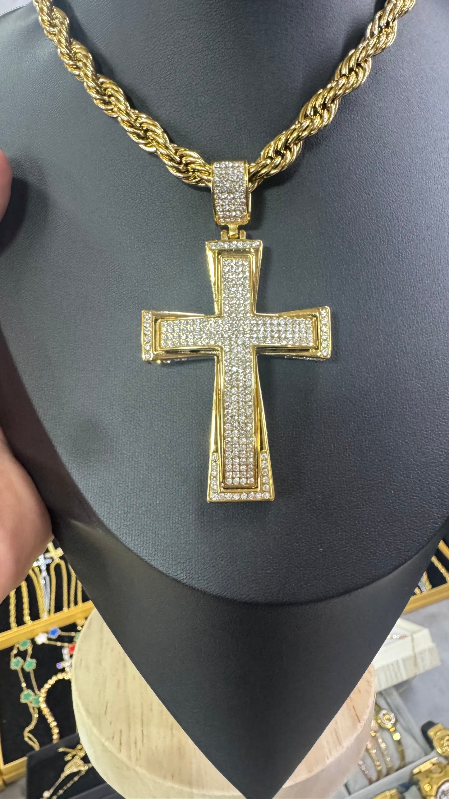 Collana lunga 70cm con croce *337