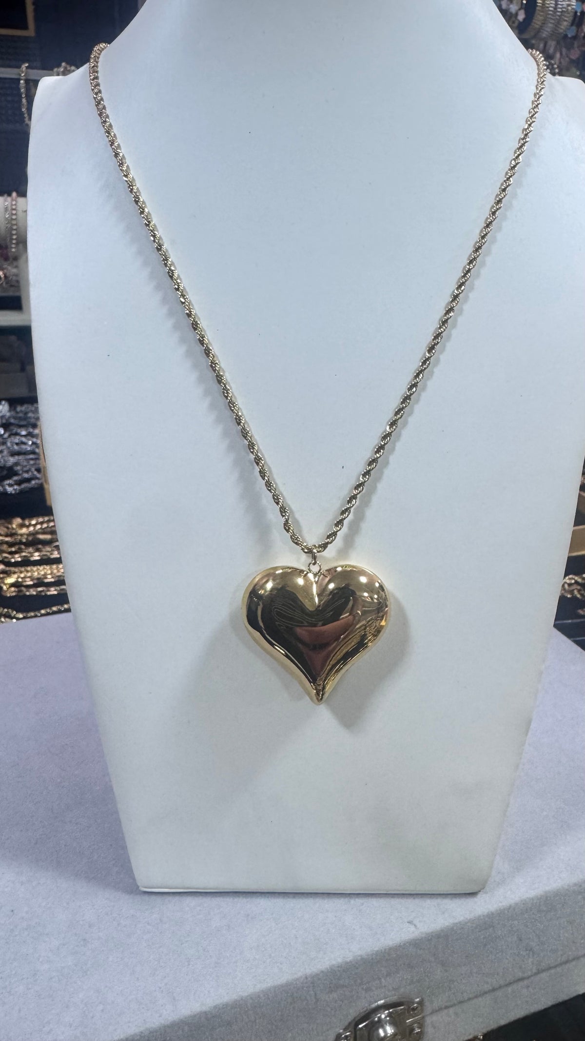 Collana con cuore acciaio oro *678