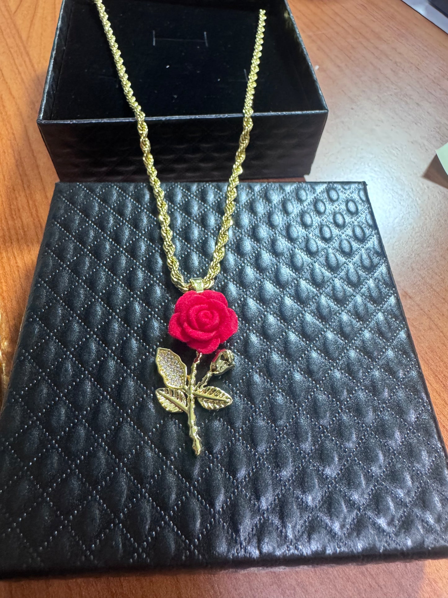 Collana acciaio oro con Rosa *434