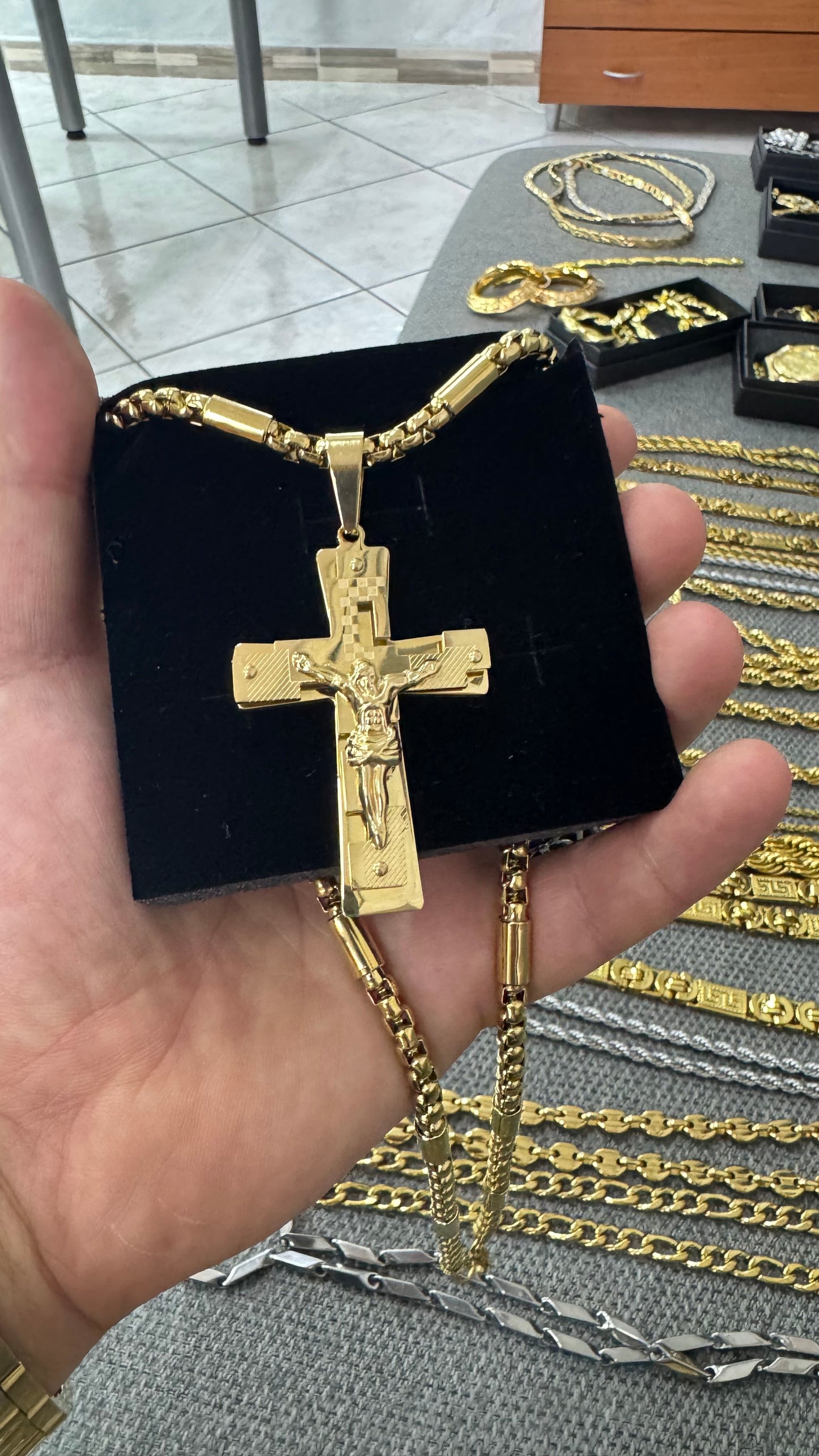 Collana con croce acciaio oro*65