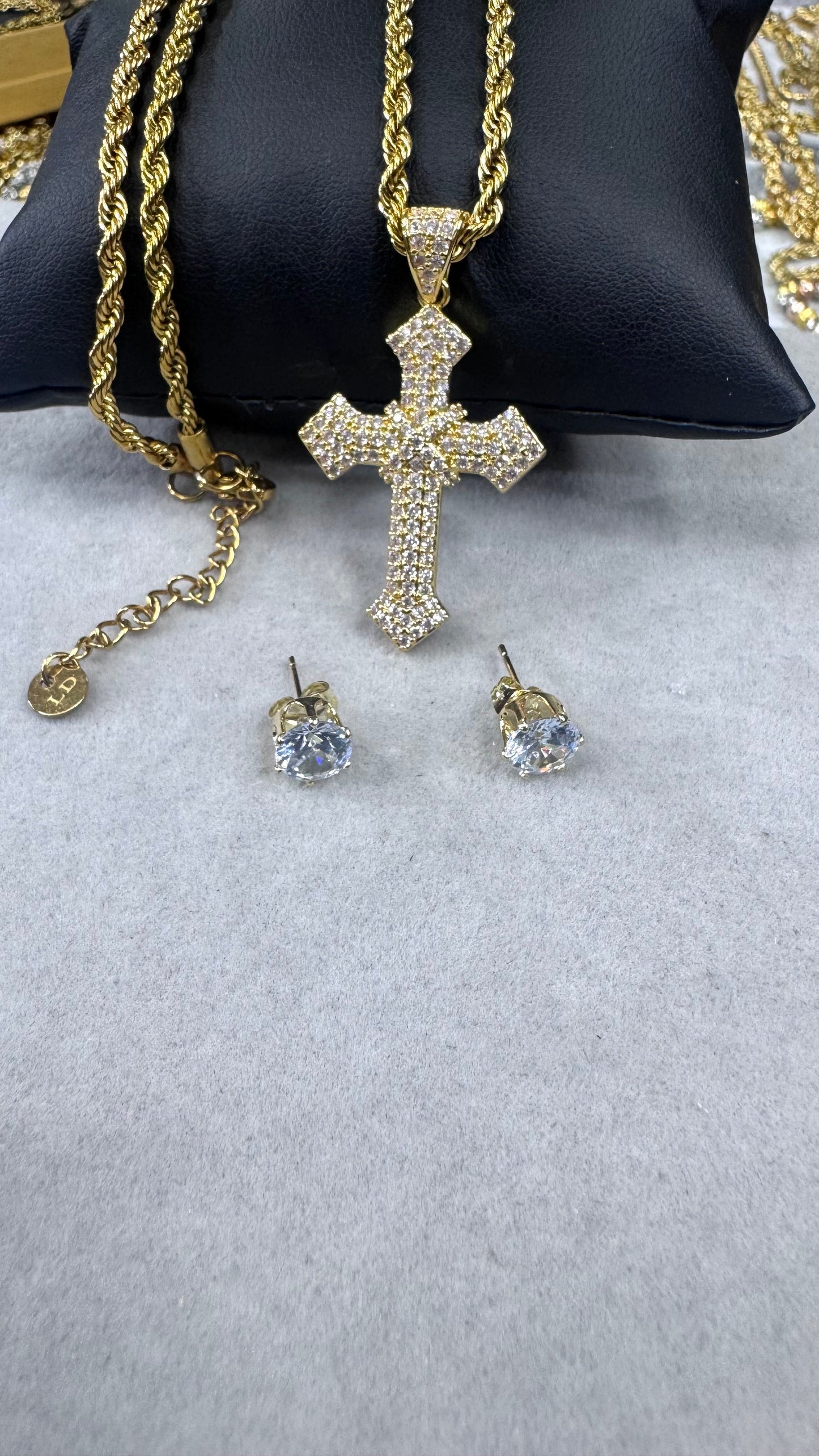 Combo kit croce pave' mini e orecchini acciaio *265