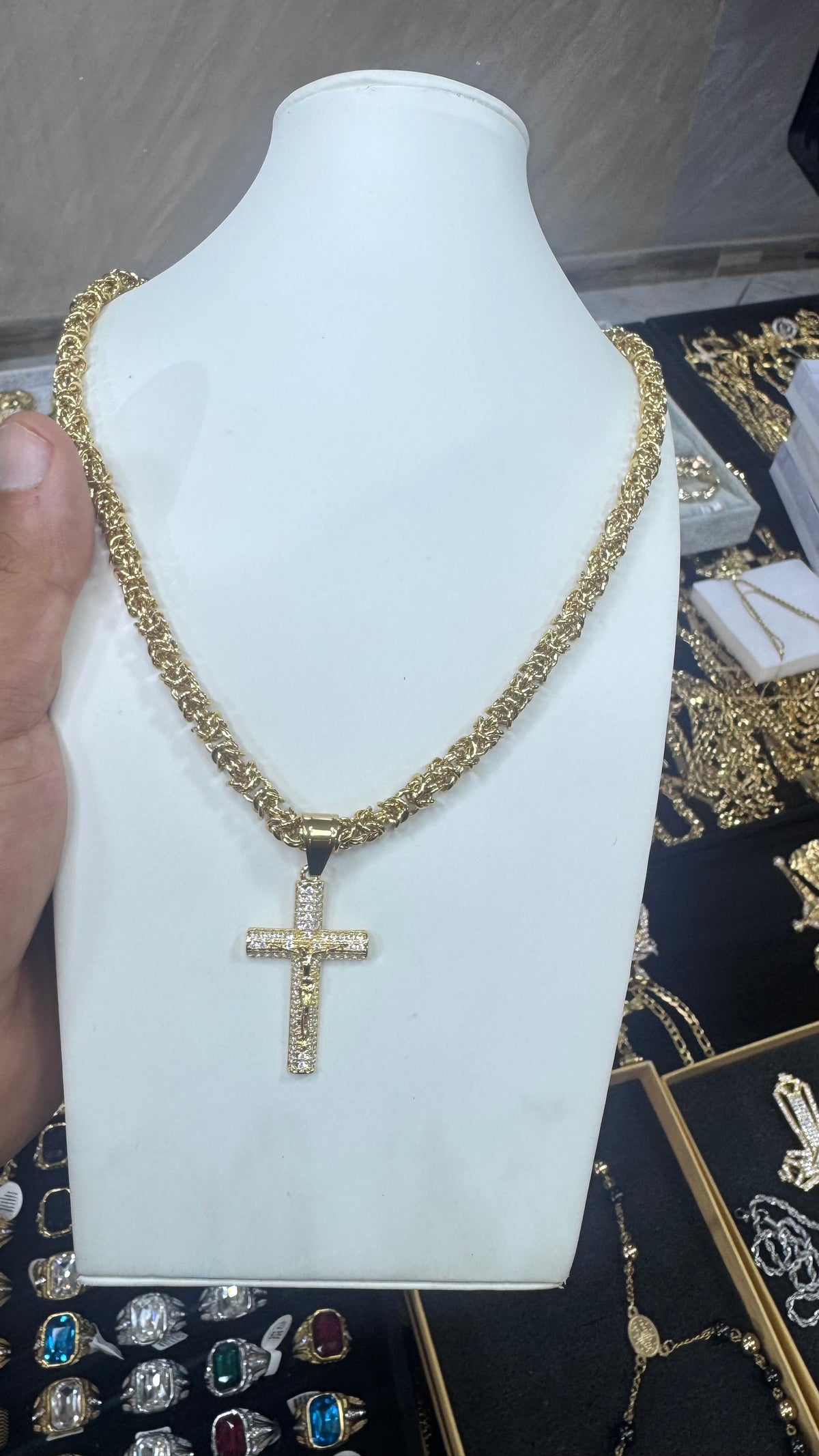 Collana Red con croce Rio Media acciaio oro *380