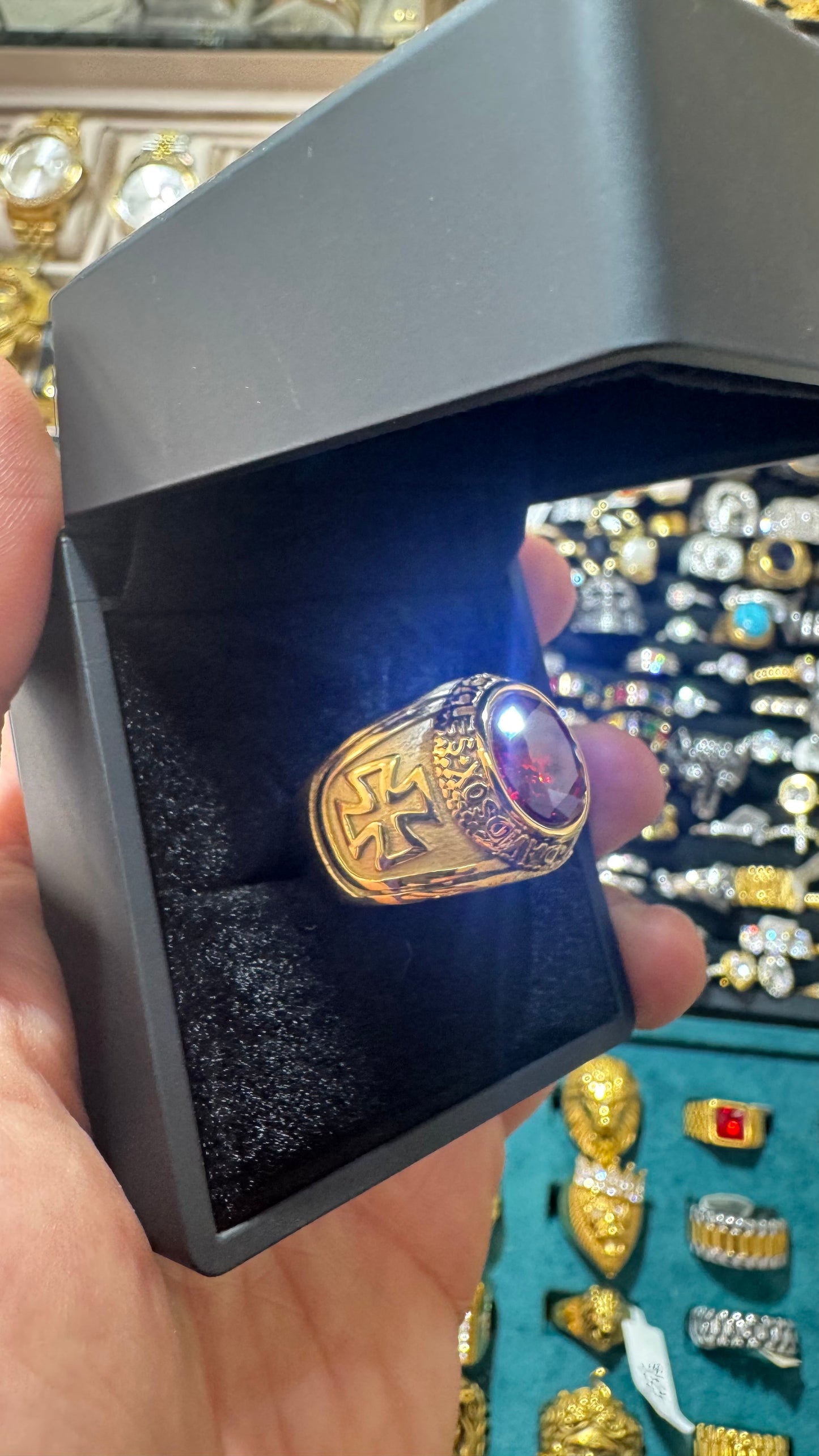 Anello pietra rossa *20