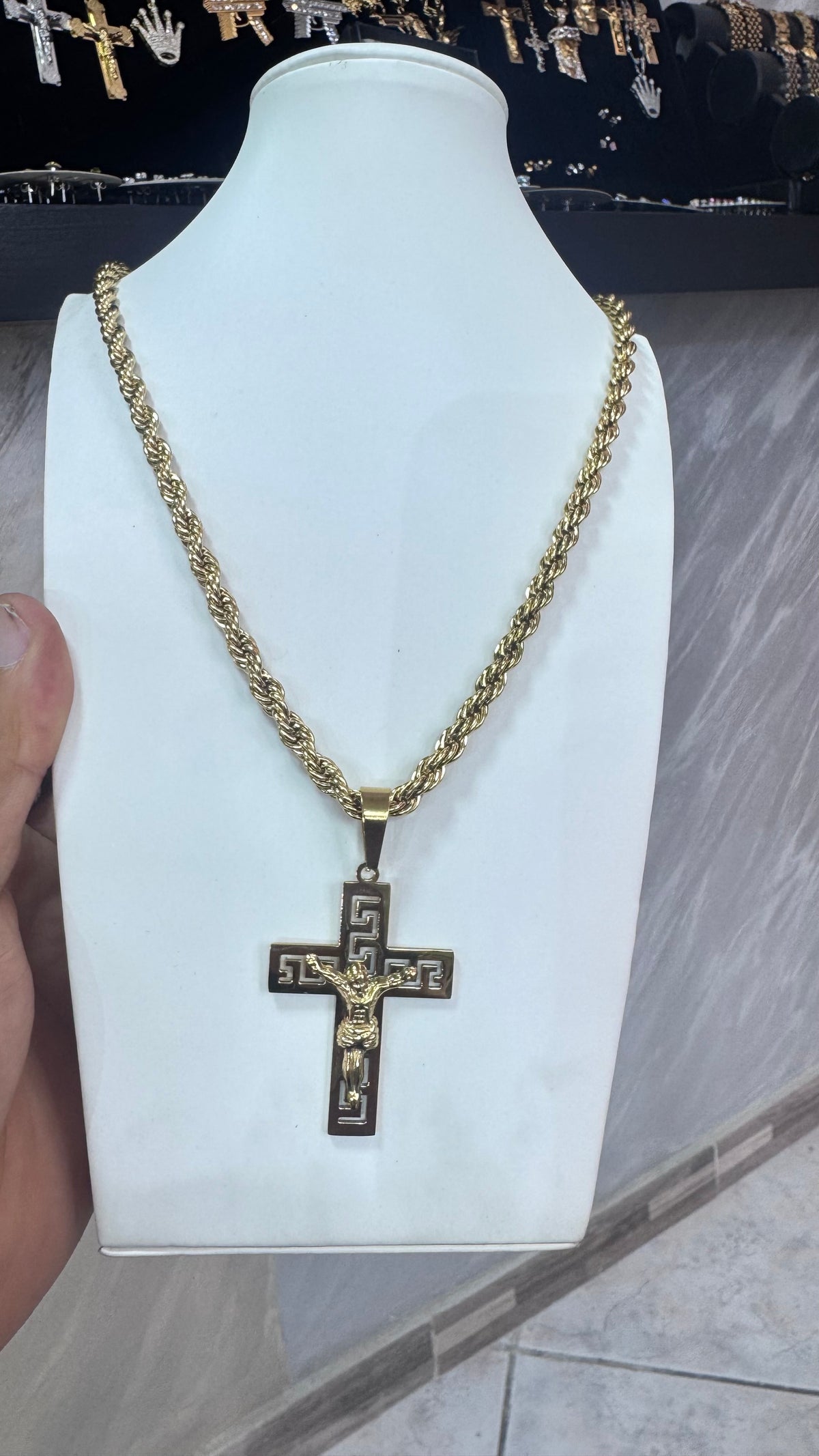 Collana funetta con croce lavorata *2359