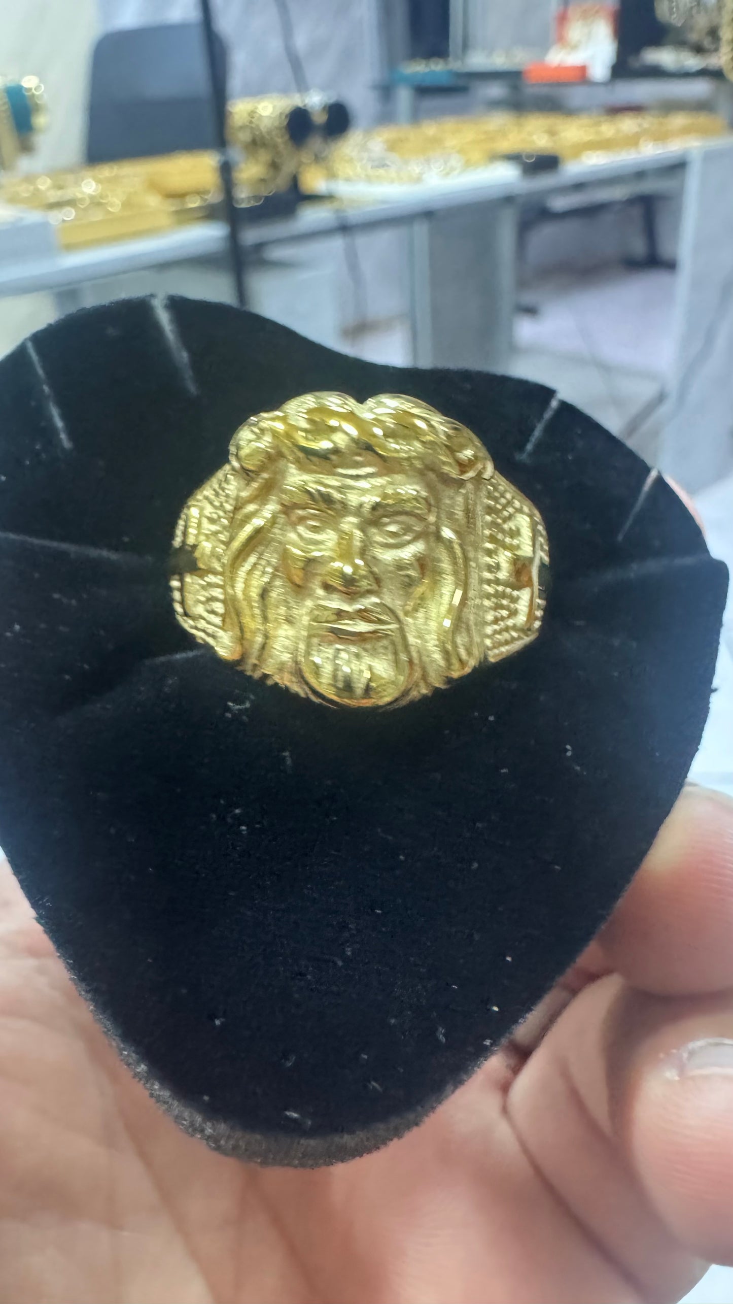 Anello testa di Gesù acciaio oro *67