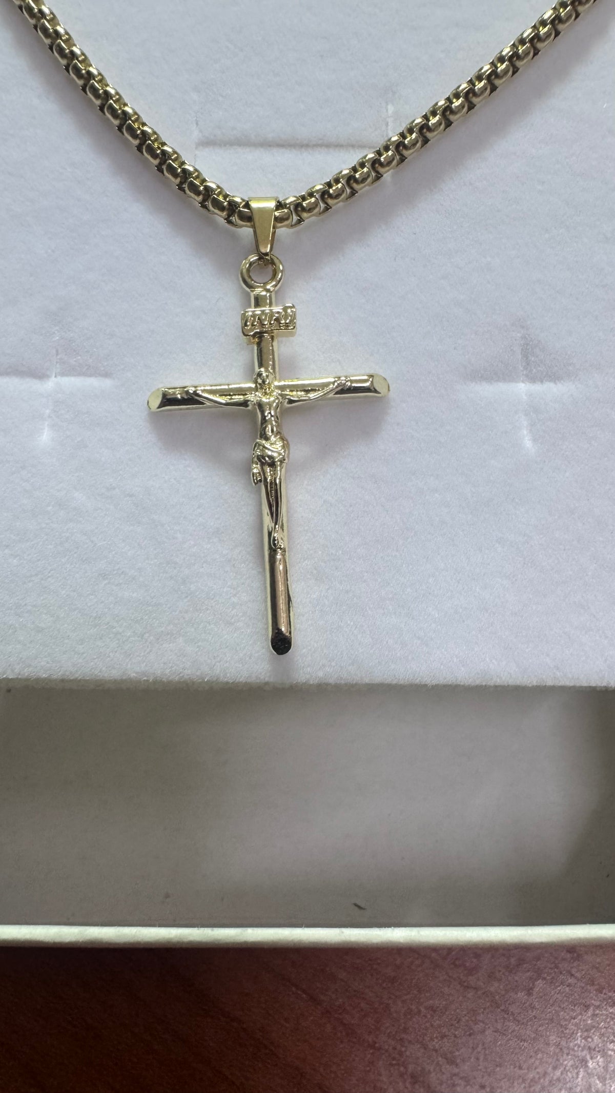 Collana con crocetta acciaio oro*56012
